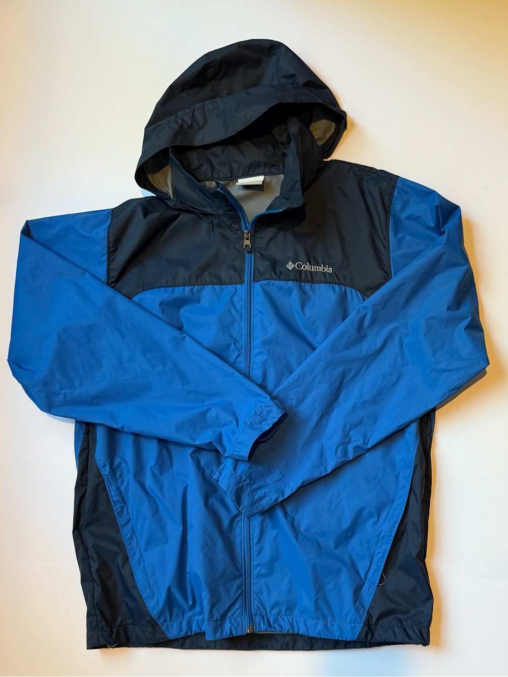 Columbia Men's Size Medium Blue & 
Navy Hooded Windbreaker Jacket